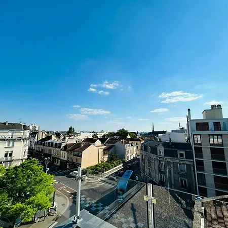 We Live In R - 301 Reims